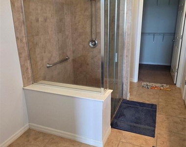 576 Cantabria Drive - Photo Thumbnail 12