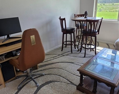 576 Cantabria Drive - Photo Thumbnail 8