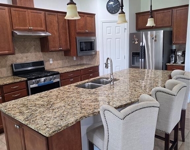 576 Cantabria Drive - Photo Thumbnail 6
