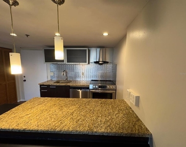 701 S Madison Avenue - Photo Thumbnail 3