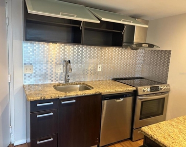 701 S Madison Avenue - Photo Thumbnail 4