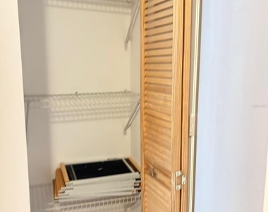 701 S Madison Avenue - Photo Thumbnail 6