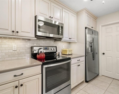 7940 3rd Street N - Photo Thumbnail 9