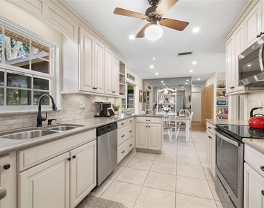 7940 3rd Street N - Photo Thumbnail 10