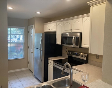 2533 Harn Boulevard - Photo Thumbnail 4