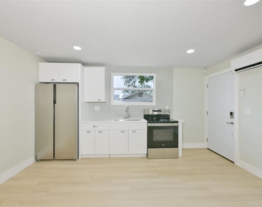 1161 Howard Street - Photo Thumbnail 6