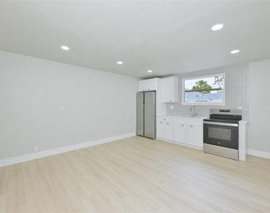 1161 Howard Street - Photo Thumbnail 5