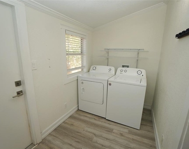 2511 W Fig Street - Photo Thumbnail 14