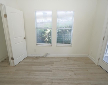 2511 W Fig Street - Photo Thumbnail 6
