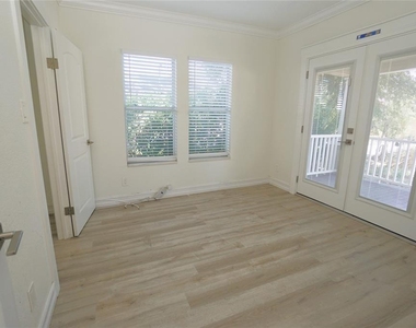 2511 W Fig Street - Photo Thumbnail 5
