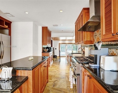 1247 Ne 101st Street - Photo Thumbnail 11