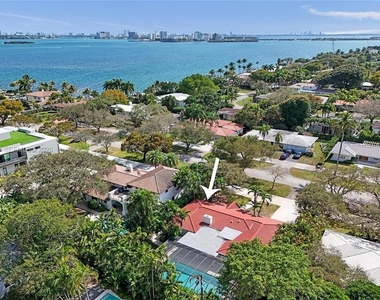 1247 Ne 101st Street - Photo Thumbnail 2