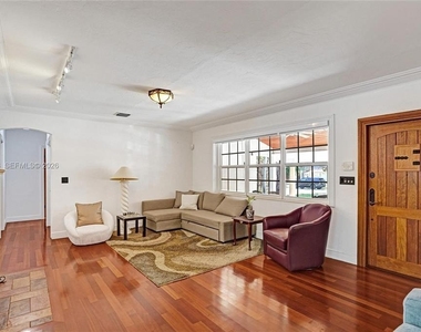 1247 Ne 101st Street - Photo Thumbnail 19