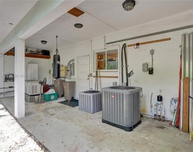 1247 Ne 101st Street - Photo Thumbnail 38