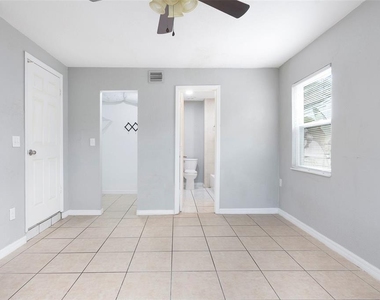 5255 45th Avenue N - Photo Thumbnail 8