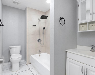 5255 45th Avenue N - Photo Thumbnail 9