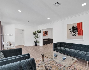 630 Ne 52nd Terrace - Photo Thumbnail 6