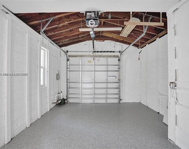 630 Ne 52nd Terrace - Photo Thumbnail 10