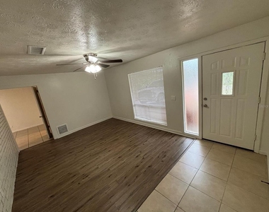 1121 Ne 13th Avenue - Photo Thumbnail 3