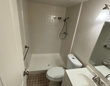 1121 Ne 13th Avenue - Photo Thumbnail 10