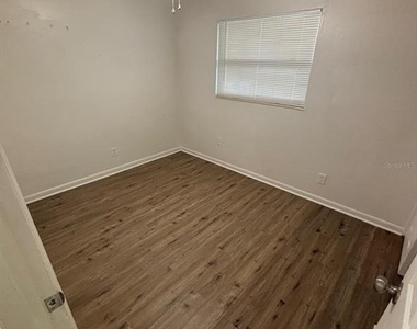 1121 Ne 13th Avenue - Photo Thumbnail 8