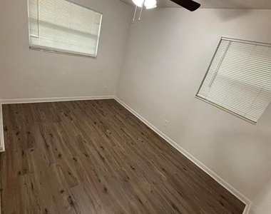 1121 Ne 13th Avenue - Photo Thumbnail 17