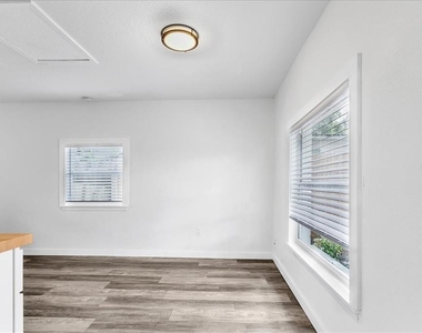 6008 N Tampa Street - Photo Thumbnail 11