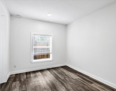 6008 N Tampa Street - Photo Thumbnail 22