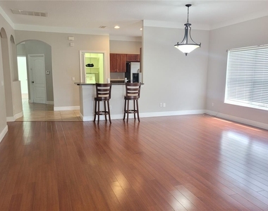 20722 Great Laurel Avenue - Photo Thumbnail 6