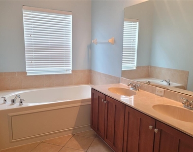 20722 Great Laurel Avenue - Photo Thumbnail 14