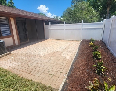 209 Corkwood Ln - Photo Thumbnail 19