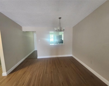 209 Corkwood Ln - Photo Thumbnail 16