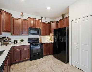 7656 Ginger Lily Court - Photo Thumbnail 9