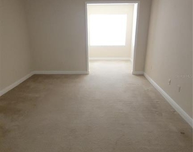 430 Southern Pecan Circle - Photo Thumbnail 2