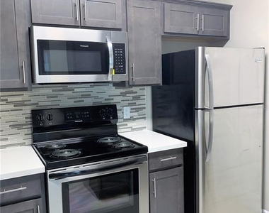 5617 Legacy Crescent Place - Photo Thumbnail 4