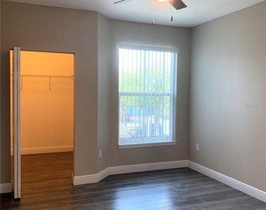 5617 Legacy Crescent Place - Photo Thumbnail 8
