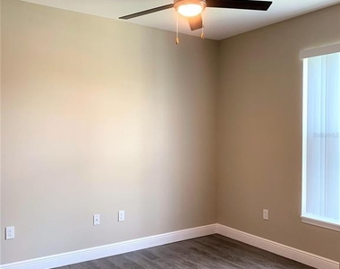 5617 Legacy Crescent Place - Photo Thumbnail 15