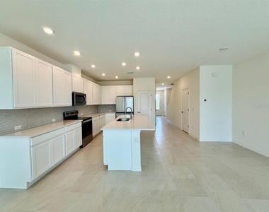 6404 Jensen View Avenue - Photo Thumbnail 8