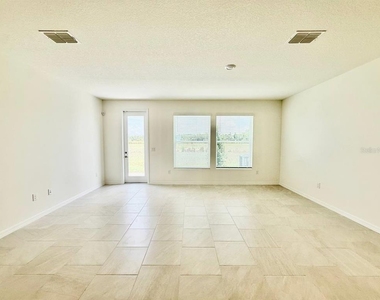 6404 Jensen View Avenue - Photo Thumbnail 12
