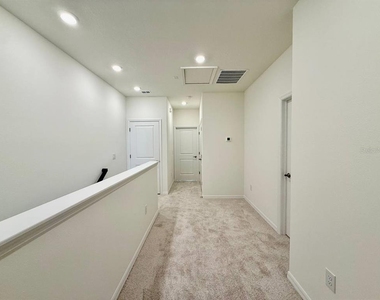 6404 Jensen View Avenue - Photo Thumbnail 18