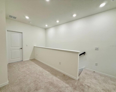 6404 Jensen View Avenue - Photo Thumbnail 17