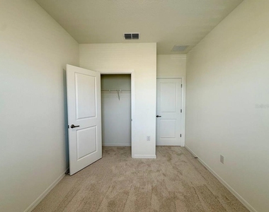 6404 Jensen View Avenue - Photo Thumbnail 31