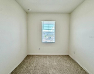 6404 Jensen View Avenue - Photo Thumbnail 30