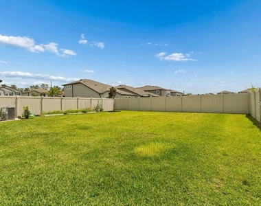 16011 Sonoma Grove Circle - Photo Thumbnail 32