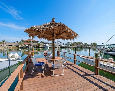 51 Island Way - Photo Thumbnail 37