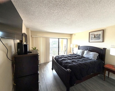 51 Island Way - Photo Thumbnail 14