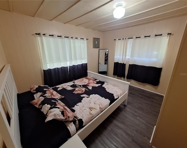 3911 Loury Drive - Photo Thumbnail 8