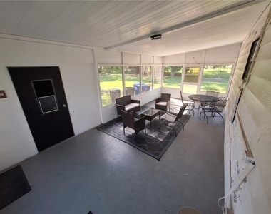 3911 Loury Drive - Photo Thumbnail 7
