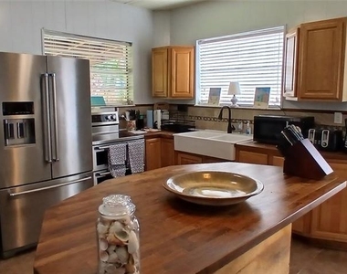 1209 Bay Palm Boulevard - Photo Thumbnail 5