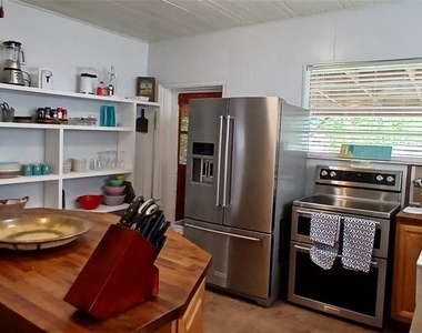 1209 Bay Palm Boulevard - Photo Thumbnail 8